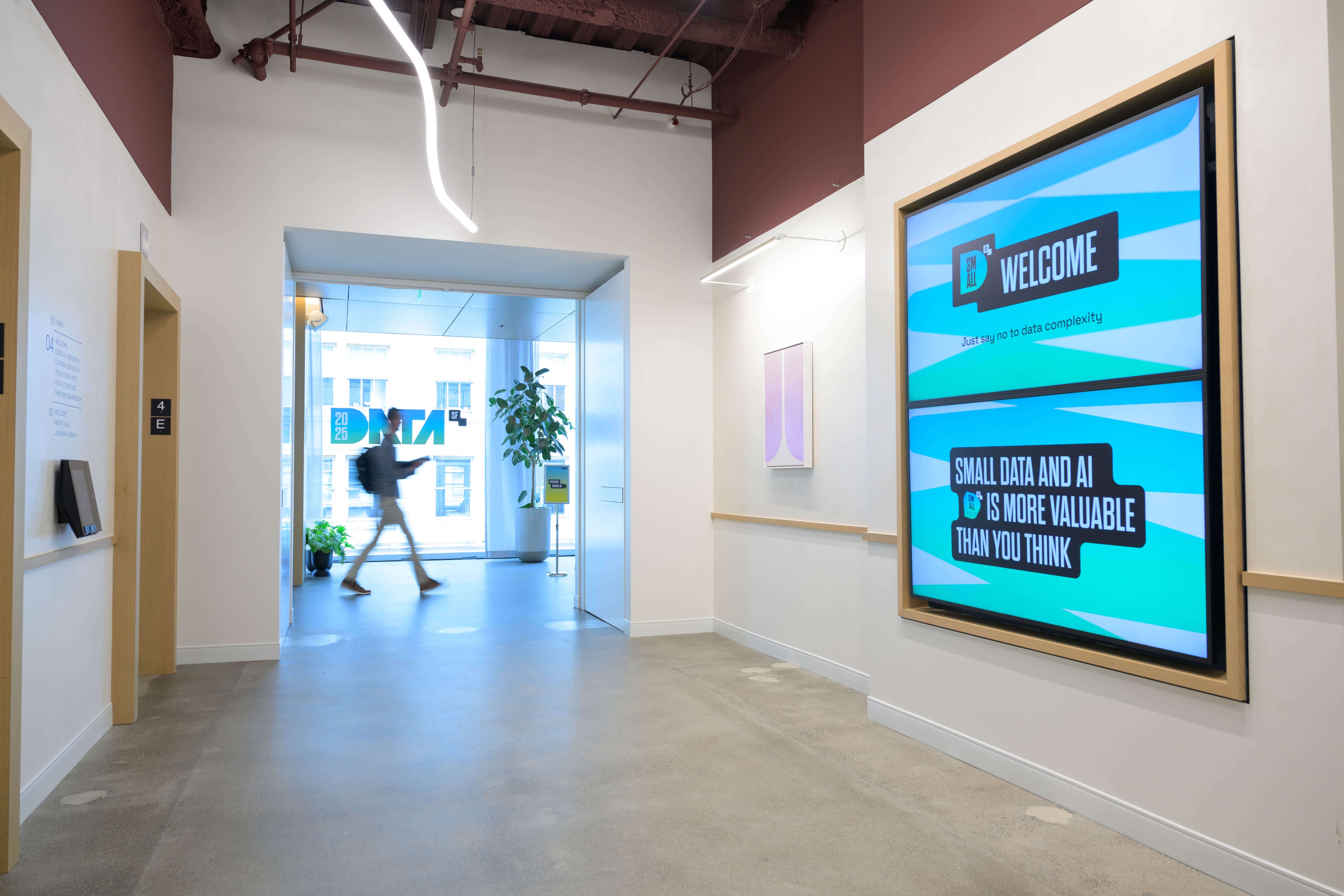 Small Data 2025 Photo 2-2